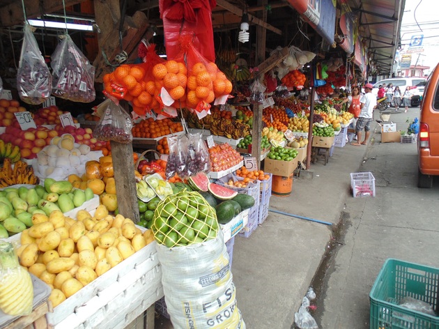 Trh v Legazpi, mango za 60 PHP/kilo